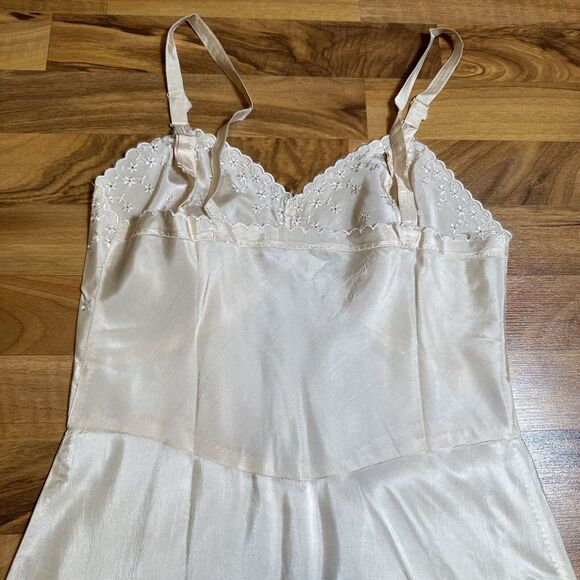 Charmode Sears Vintage 60's Full Slip Dress Size 34 Average Embroidery - Picture 4 of 6